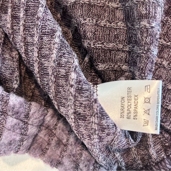 Simple Fun Women’s Purple Sweater Tunic
NWT

Size XL - Picture 7 of 7